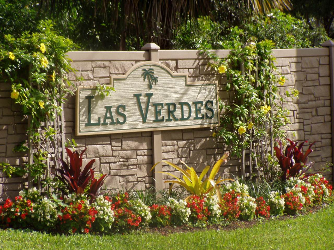 5100 Las Verdes Circle - Photo 1