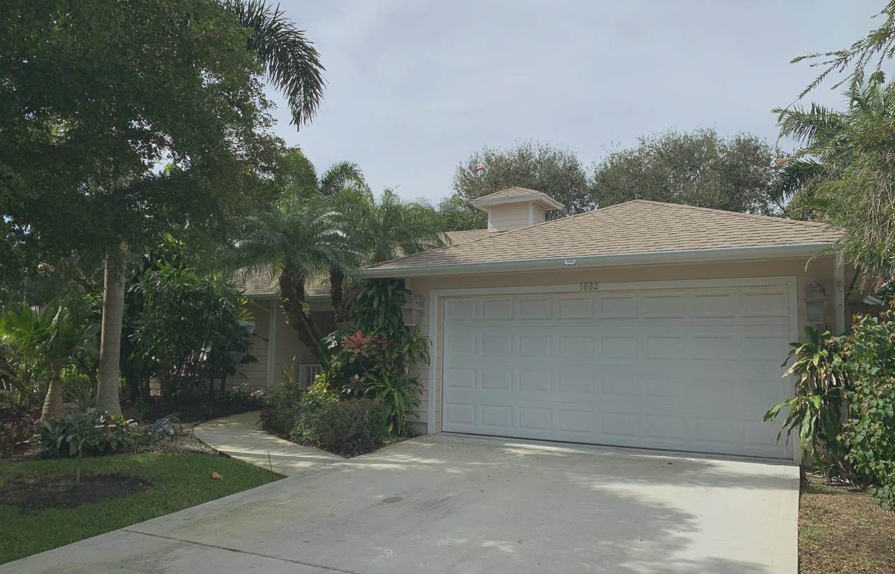 1882 Davis Street - Photo 1