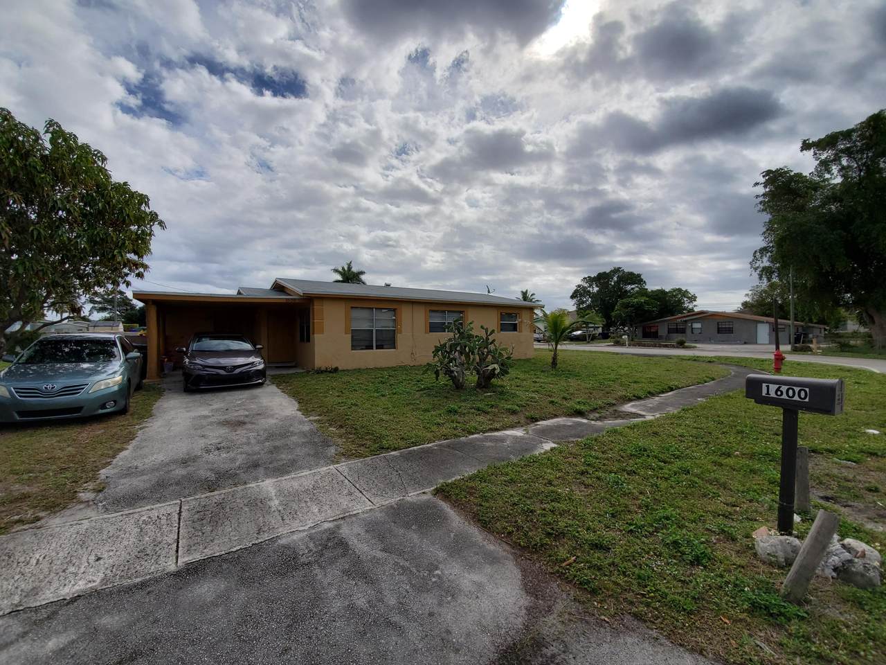 1600 28th Avenue - Photo 1
