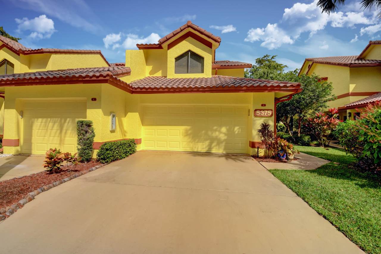 5375 10th Fairway Drive - Photo 1