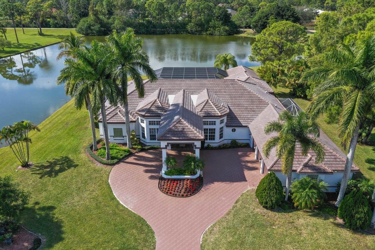8131 Woodsmuir Drive - Photo 1