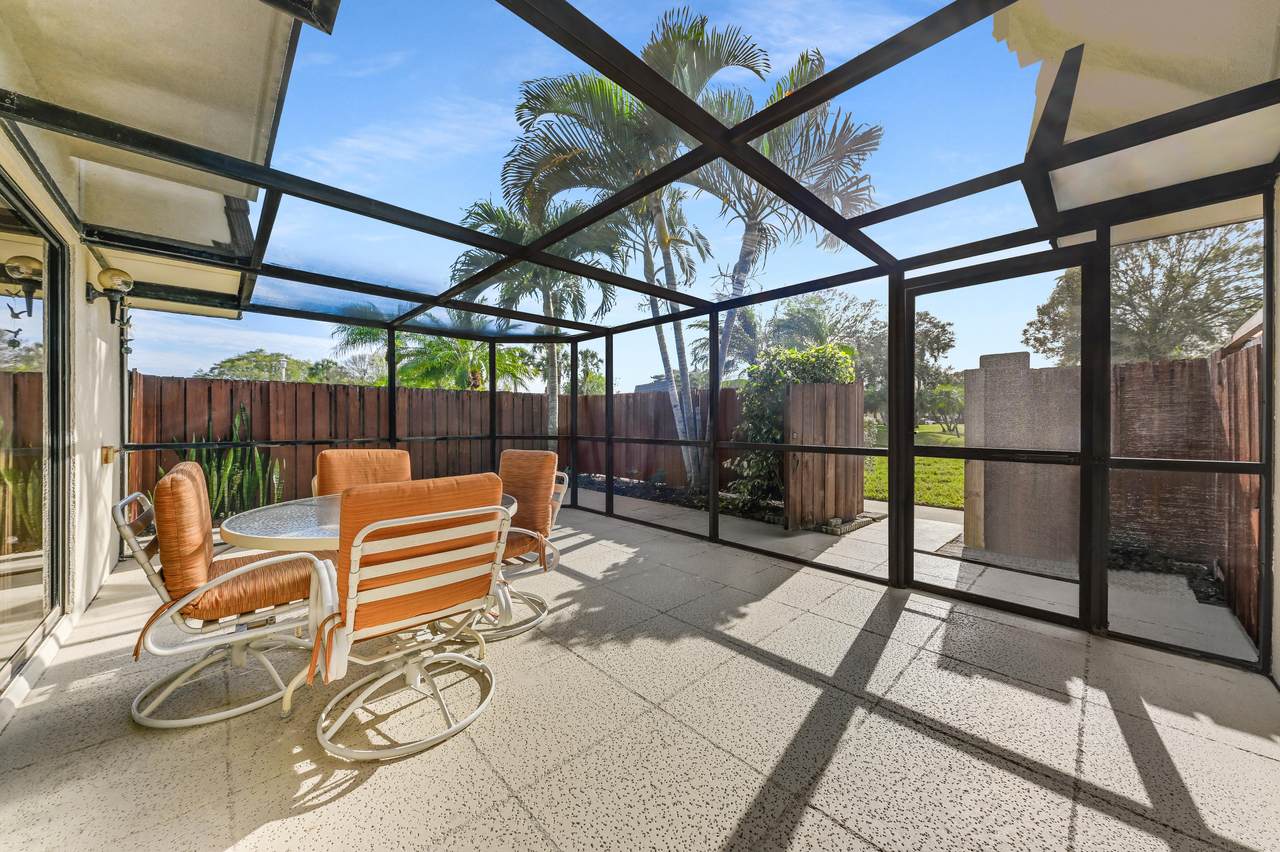 7806 78th Way - Photo 1