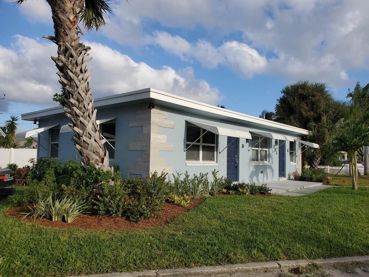 502 Lake Osborne Drive - Photo 1
