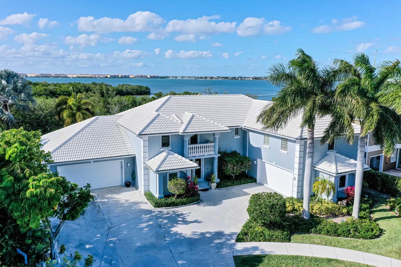 1702 Coconut Drive - Photo 1