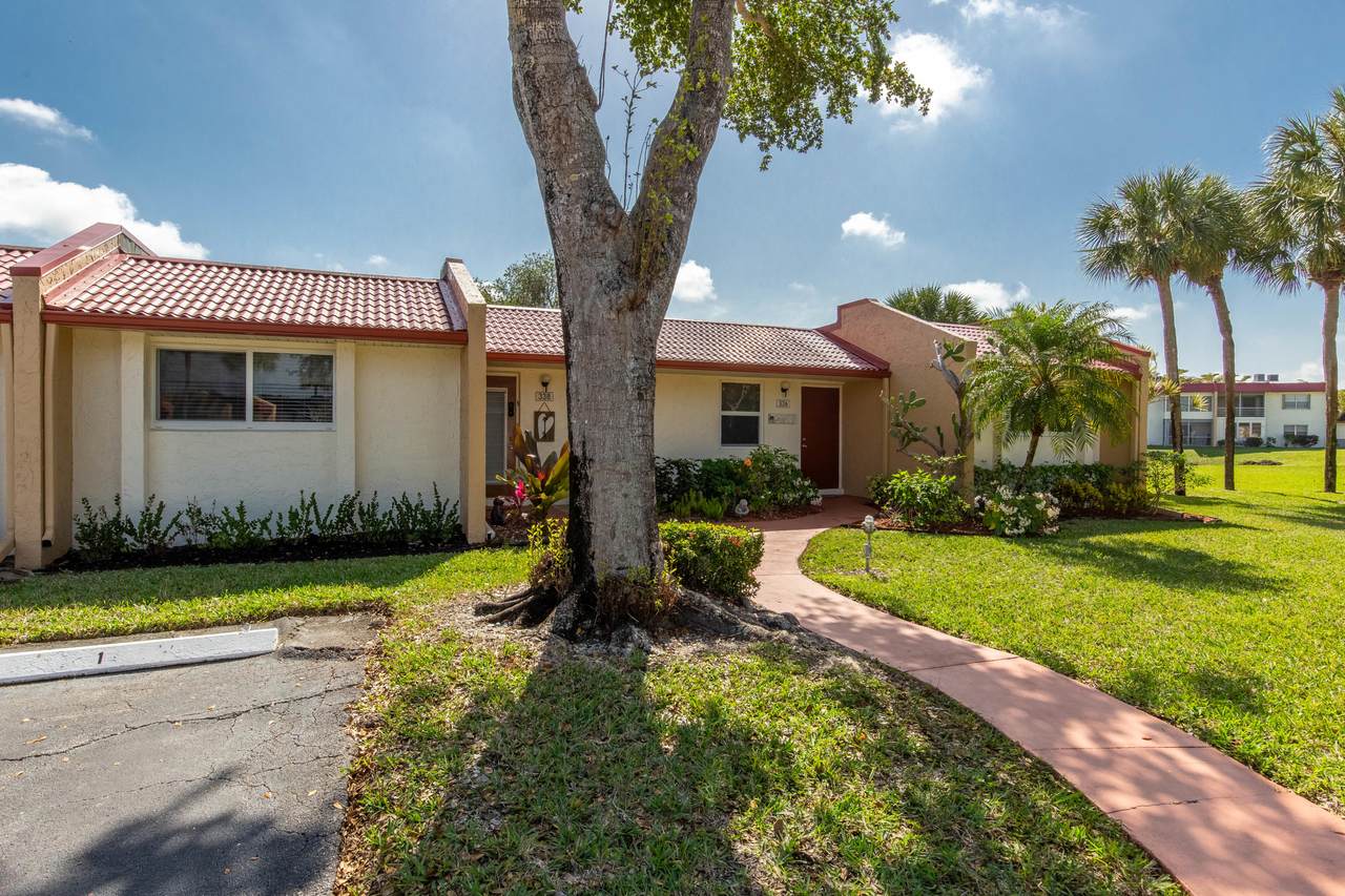 338 Lake Evelyn Drive - Photo 1