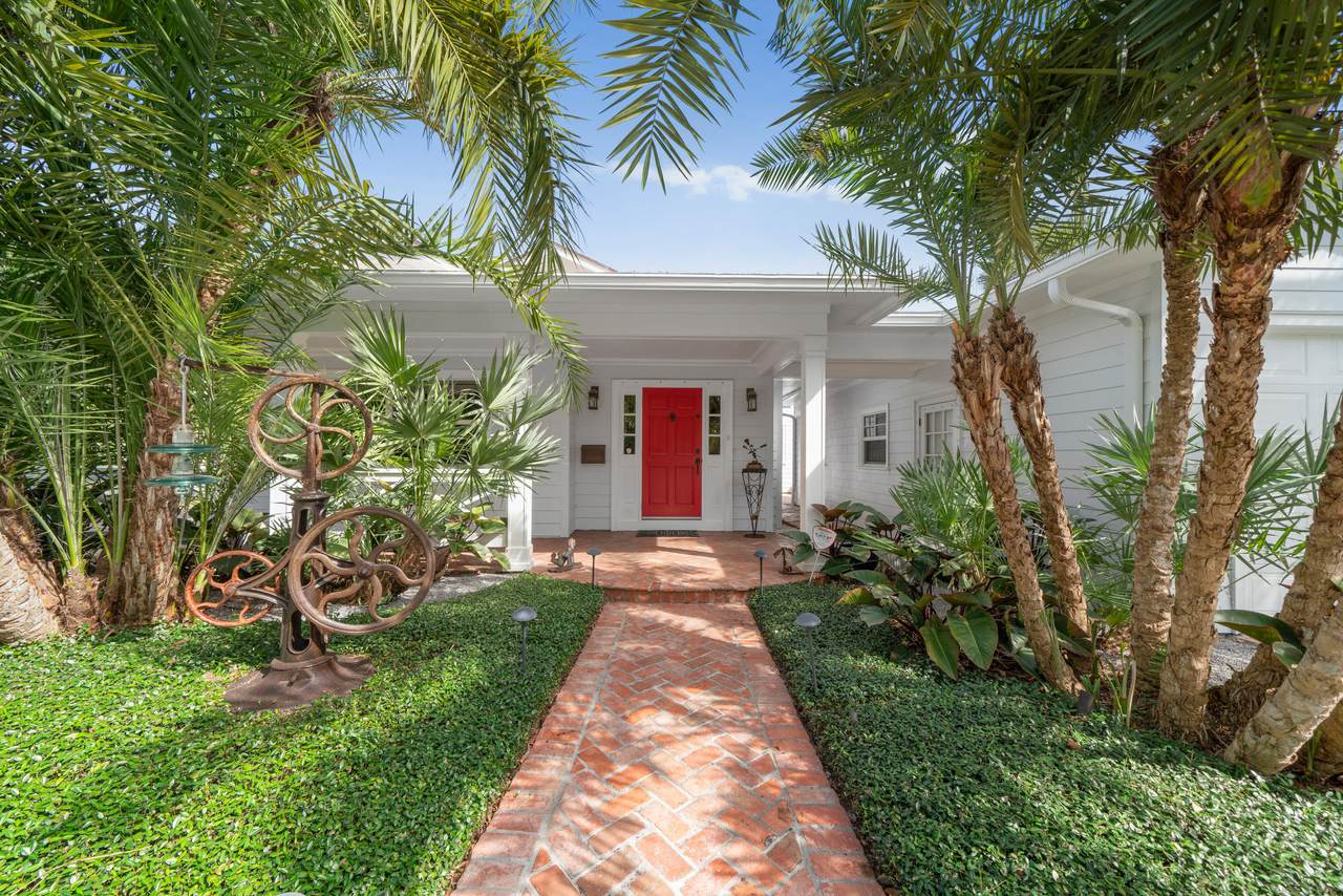 1428 Lakeside Drive - Photo 1