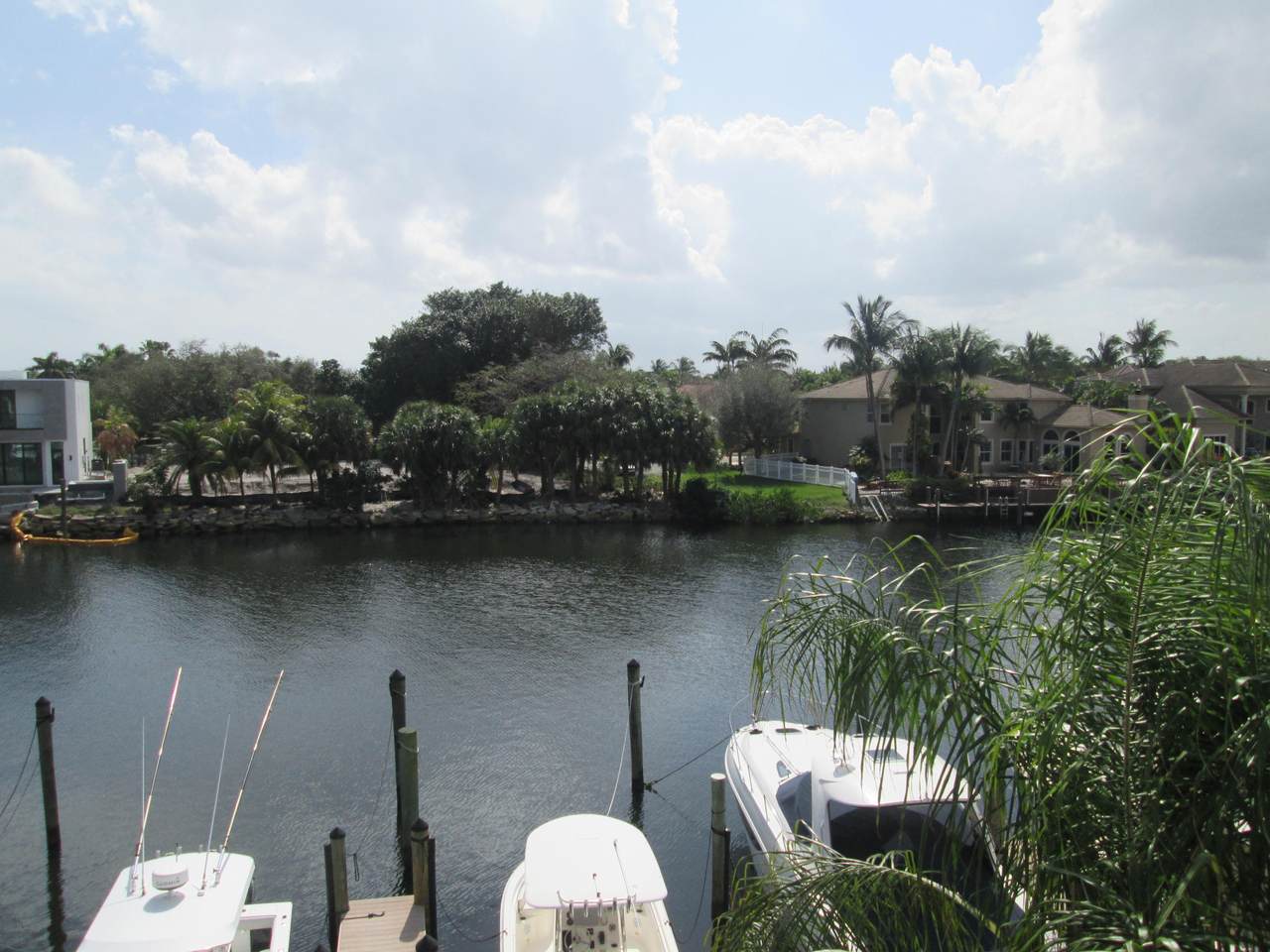 210 Captains Walk - Photo 1