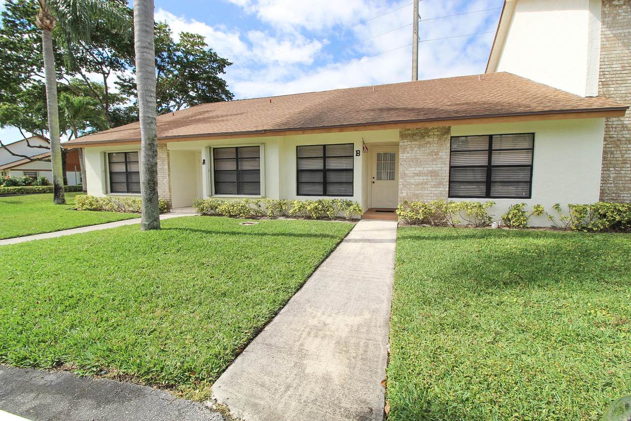 1160 Parkside Green Drive - Photo 1
