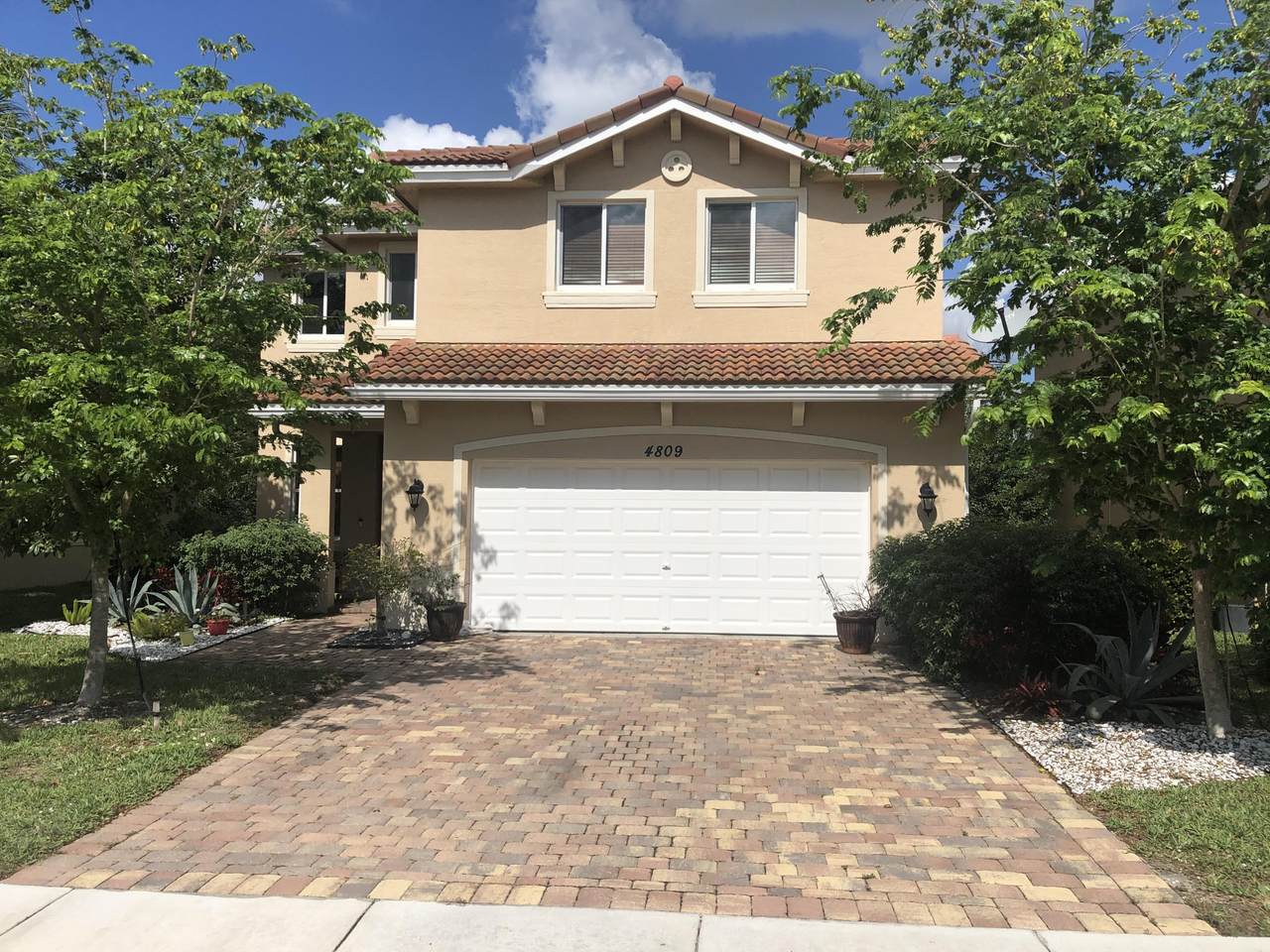 4809 Foxtail Palm Court - Photo 1