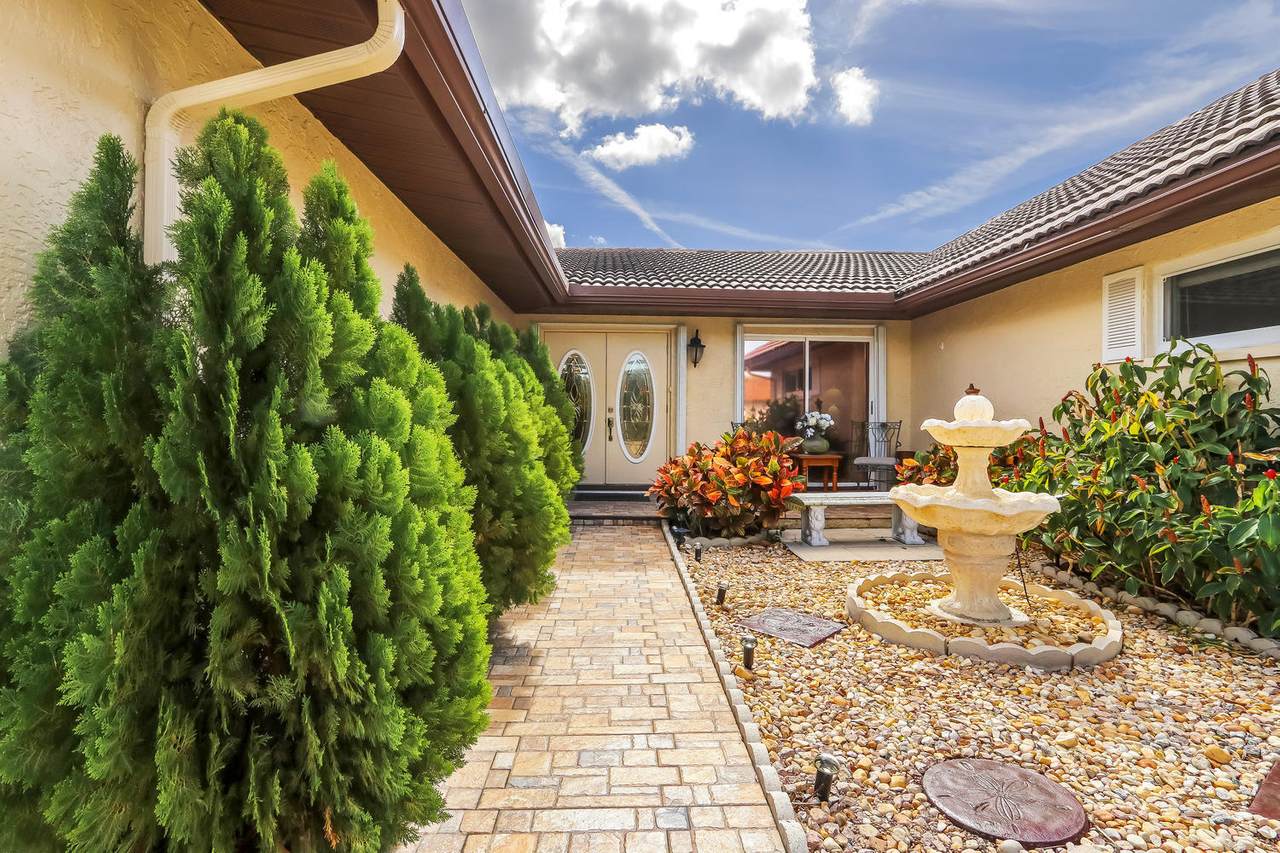 10300 Greentrail Drive - Photo 1