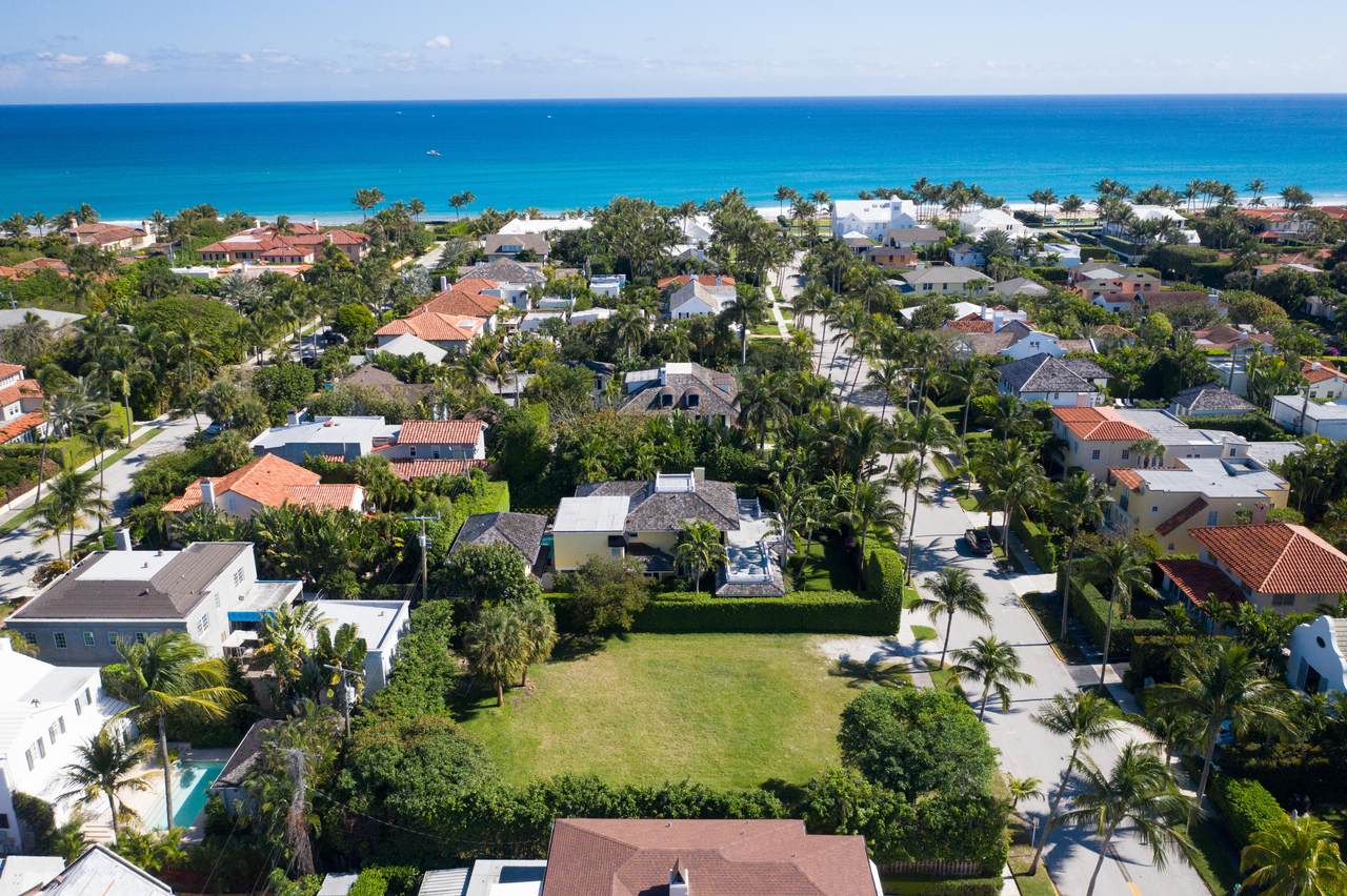 165 Seaspray Avenue - Photo 1