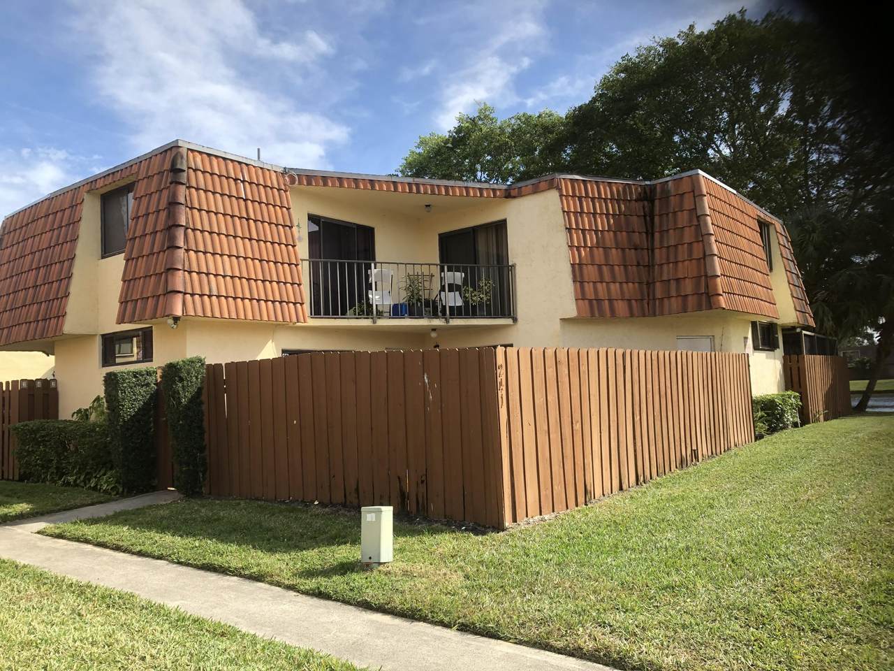 241 Springdale Circle - Photo 1