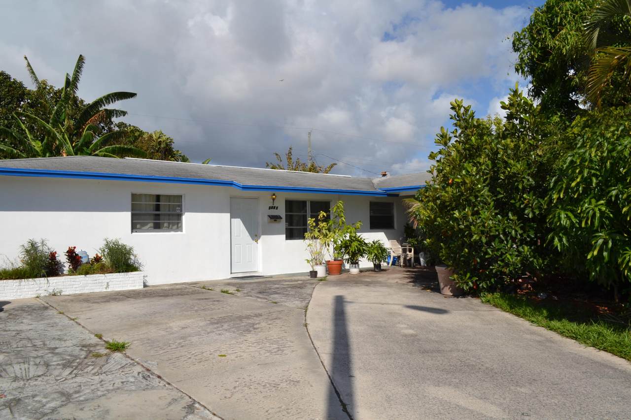 2641 Avenue H Avenue - Photo 1