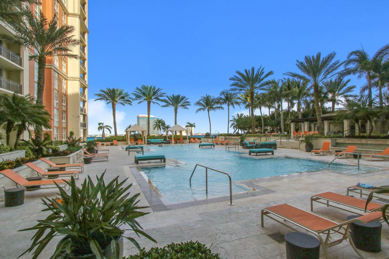 550 Okeechobee Boulevard - Photo 1