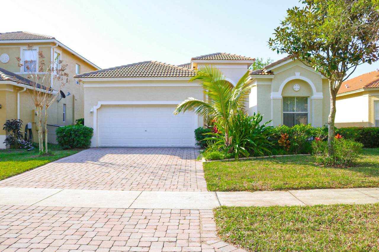 5905 Spring Lake Terrace - Photo 1
