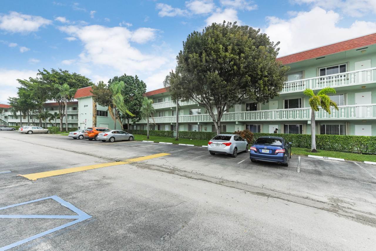 3500 Springdale Boulevard - Photo 1