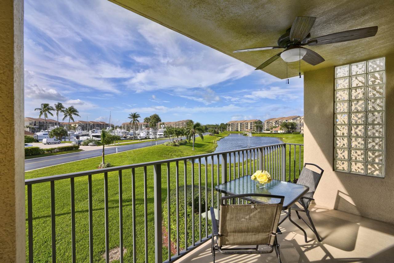 901 Seafarer Circle - Photo 1
