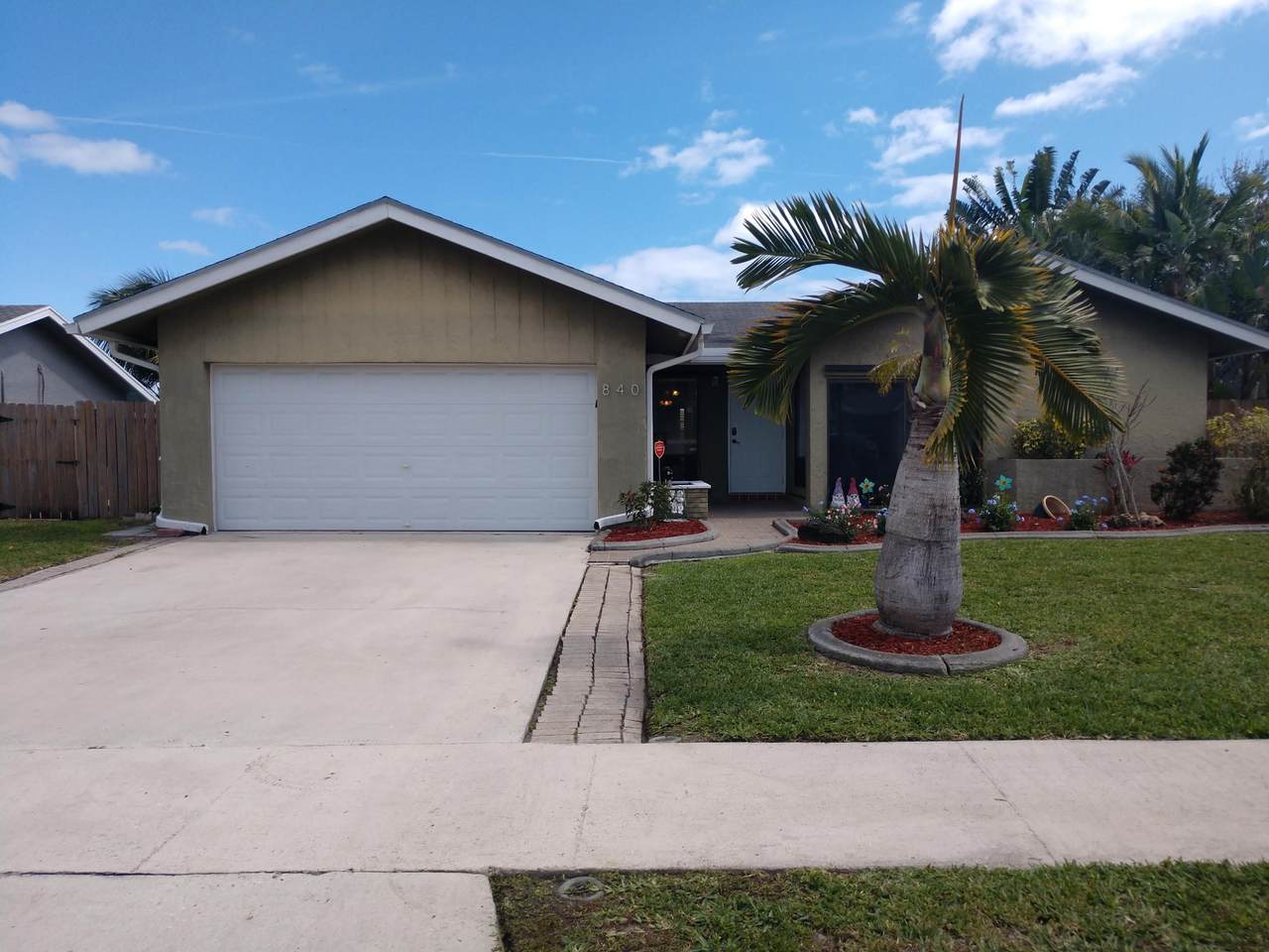 840 49th Way - Photo 1