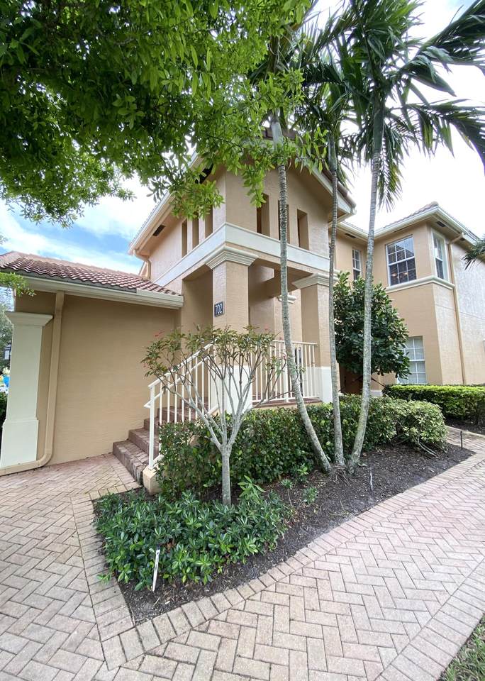 702 Glen Crest Way - Photo 1
