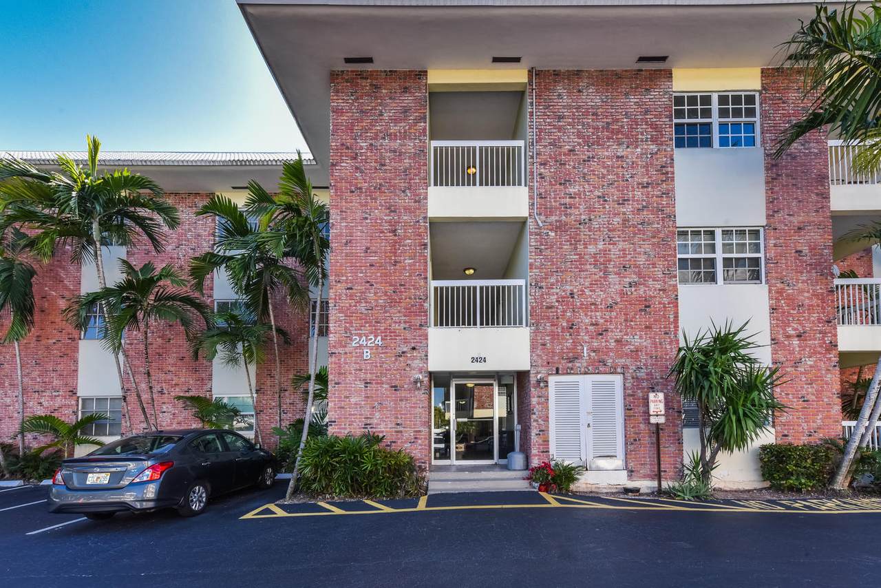 2424 17th Street - Photo 1