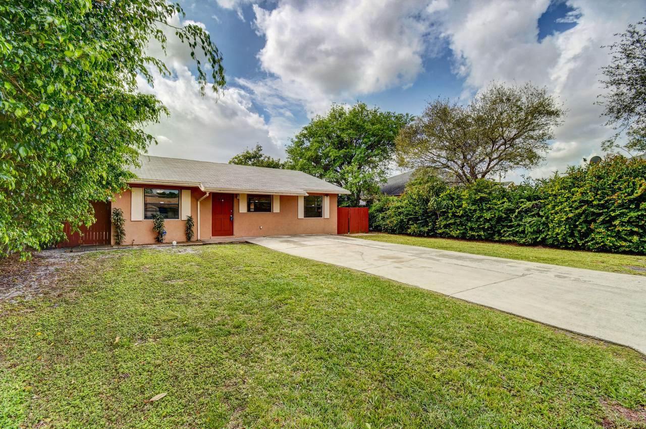 4618 Pruden Boulevard - Photo 1