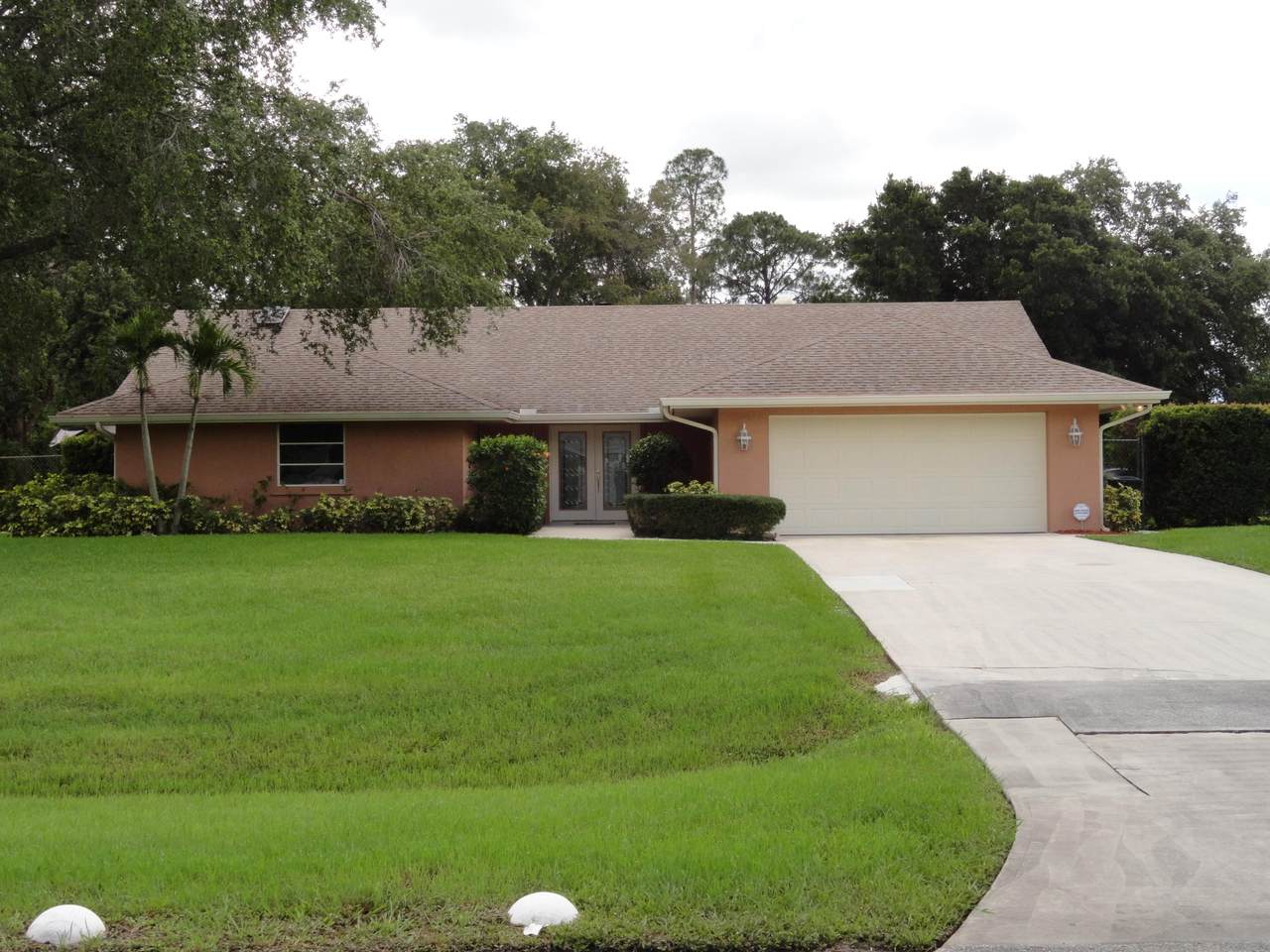 1718 Ocean Cove Avenue - Photo 1
