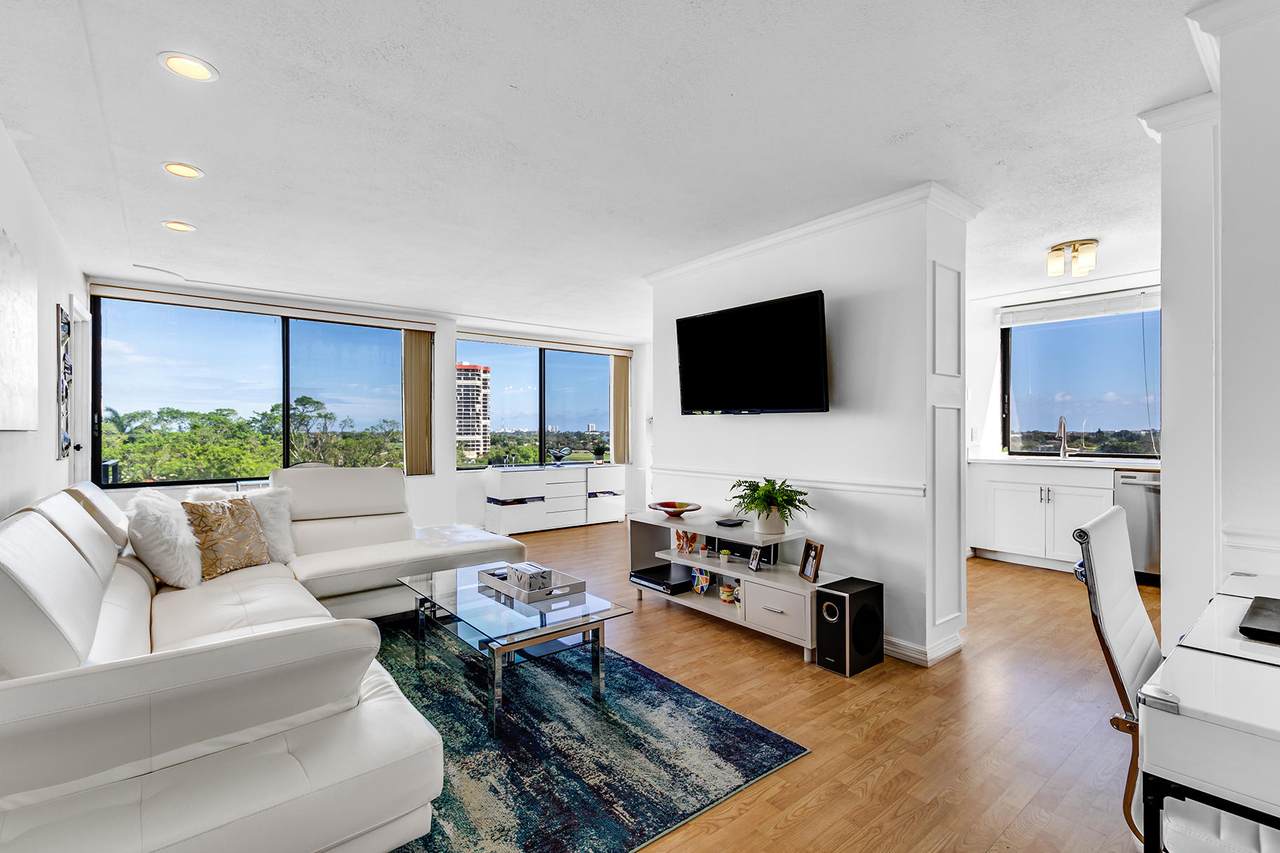 1500 Presidential Way - Photo 1