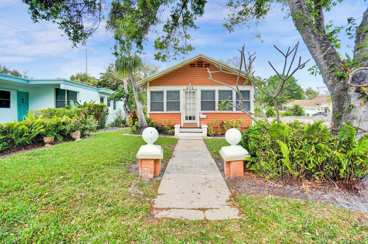 613 6th Street - Photo 1