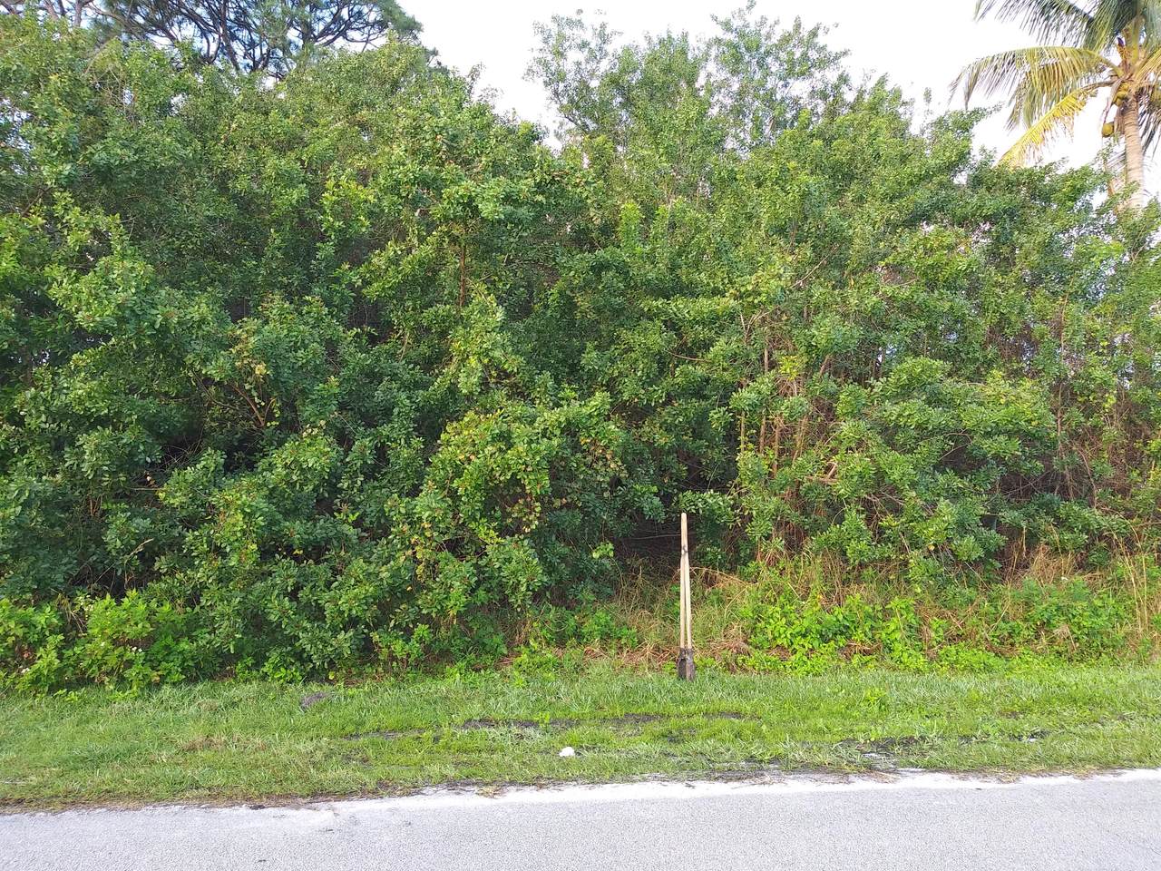 2710 District Avenue - Photo 1