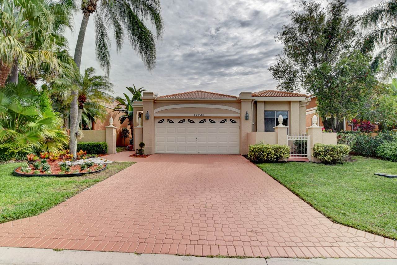 17240 Hampton Boulevard - Photo 1