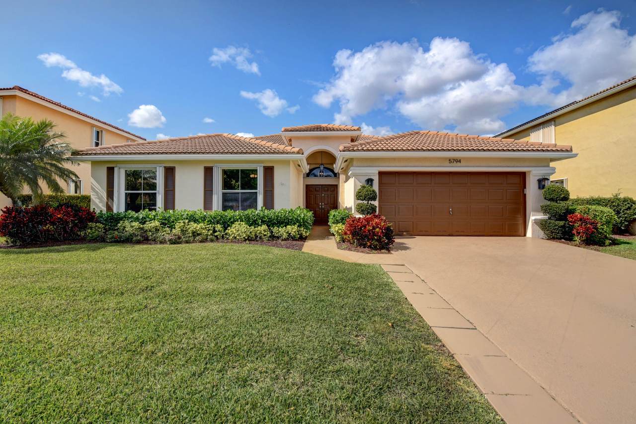 5794 La Gorce Circle - Photo 1