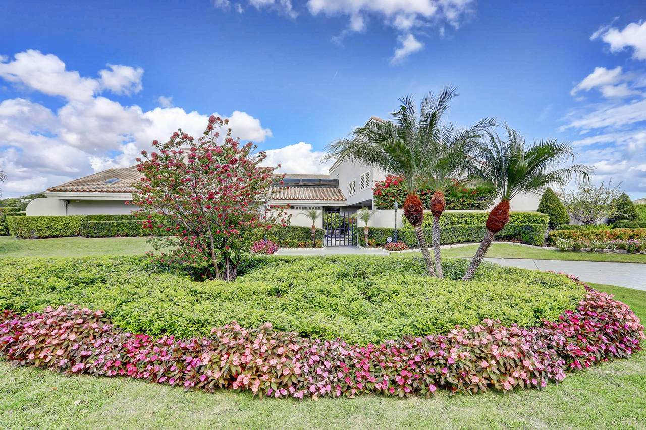360 Glenwood Drive - Photo 1