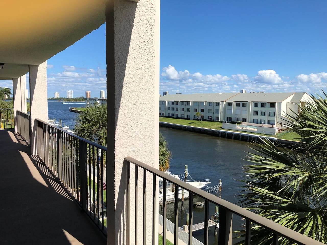 108 Paradise Harbour Boulevard - Photo 1