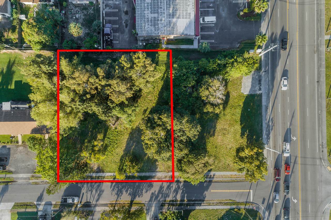553 Jackson Avenue - Photo 1