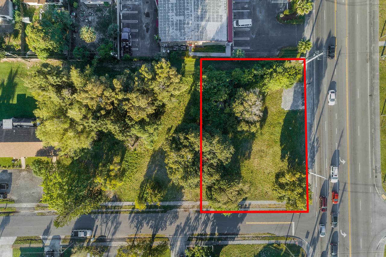 557 Jackson Avenue - Photo 1