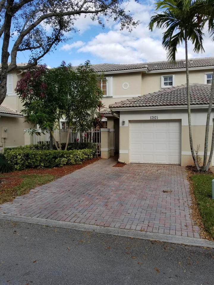 17075 23rd Street - Photo 1