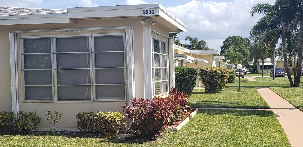 3230 Park Lane - Photo 1