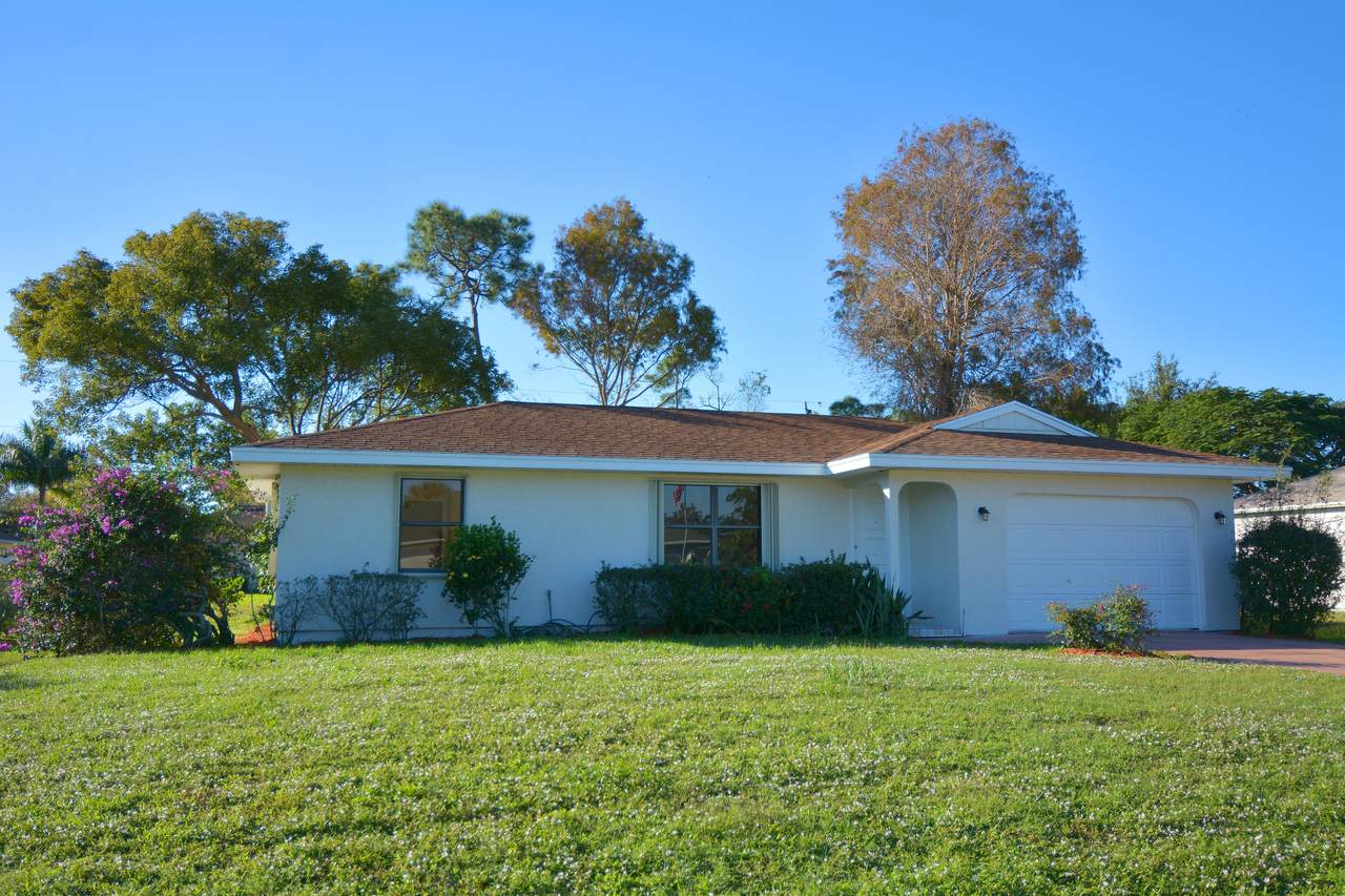 194 Glenwood Drive - Photo 1