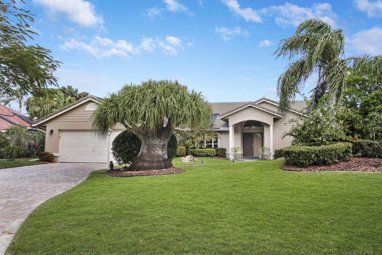 1375 Bent Pine Cove - Photo 1