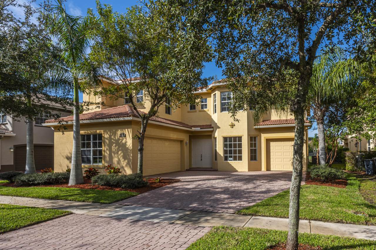 8797 Cobblestone Point Circle - Photo 1