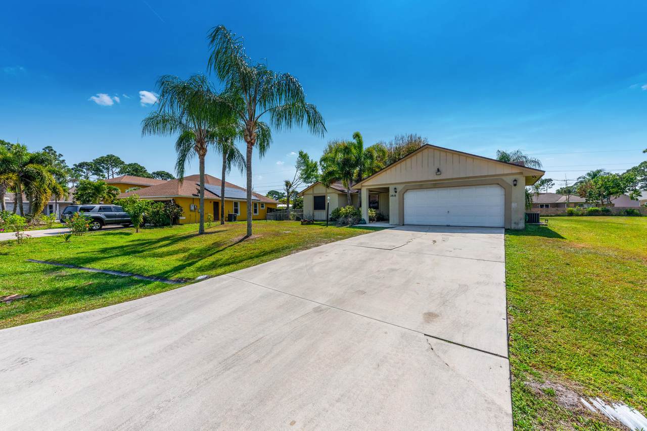 2818 Seaside Road - Photo 1