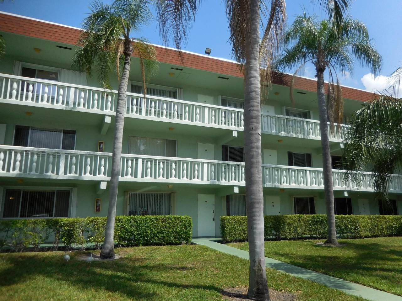 3100 Springdale Boulevard - Photo 1