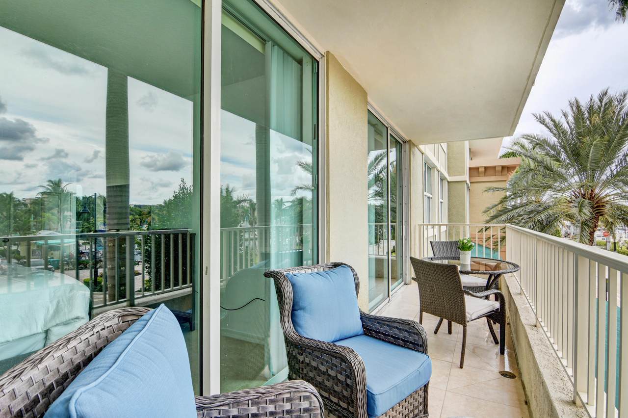 625 Casa Loma Boulevard - Photo 1