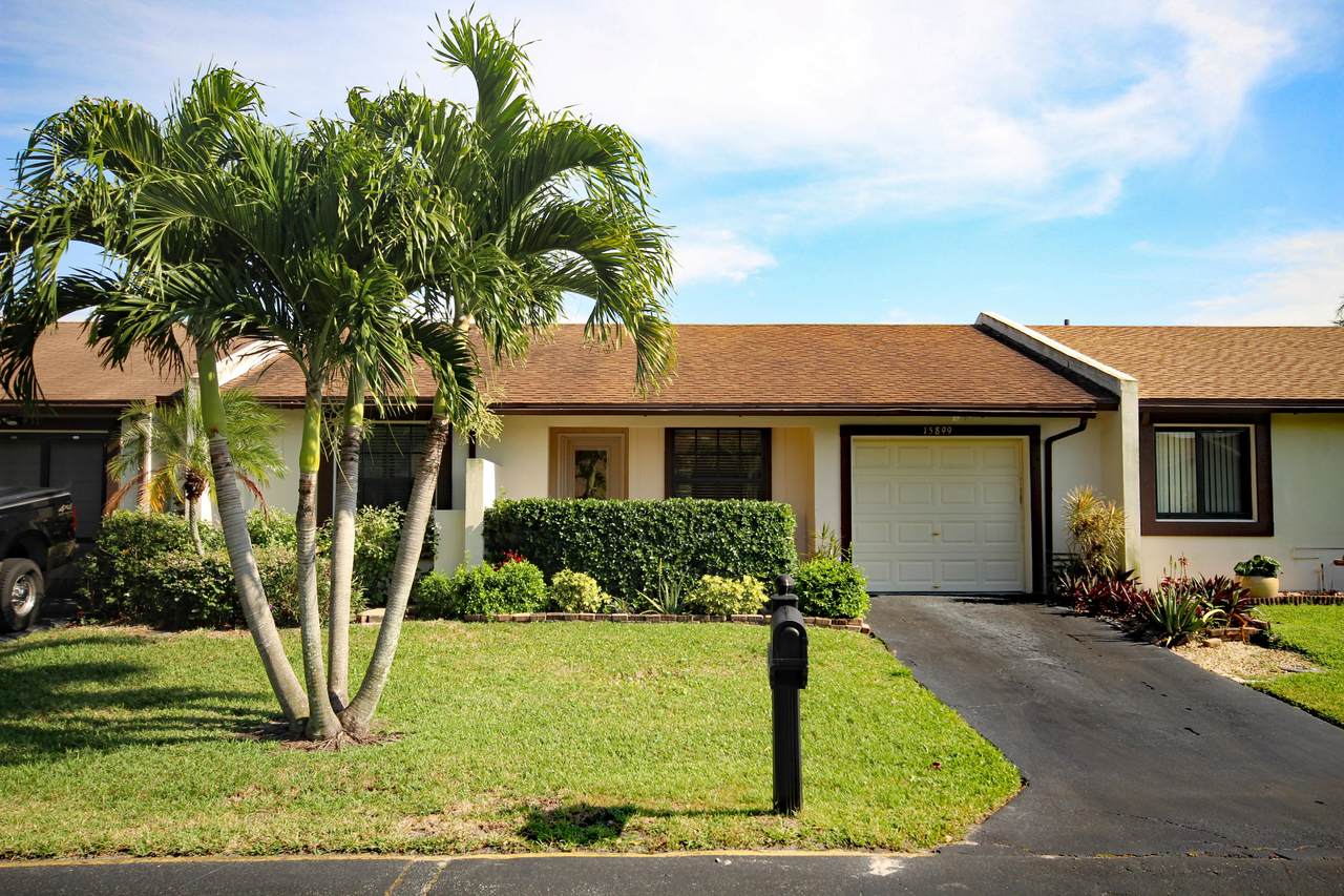 15899 Laurel Oak Circle - Photo 1