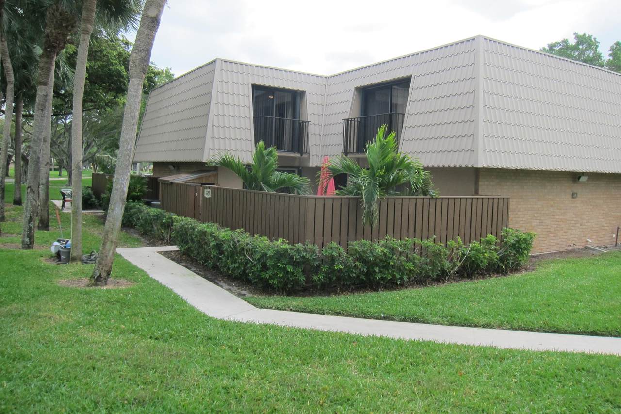 5627 56th Way - Photo 1