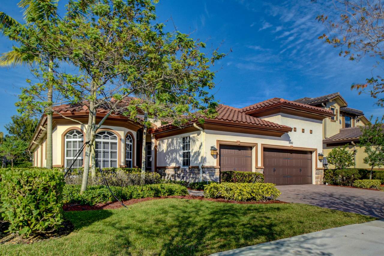 9961 Edgewater Court - Photo 1