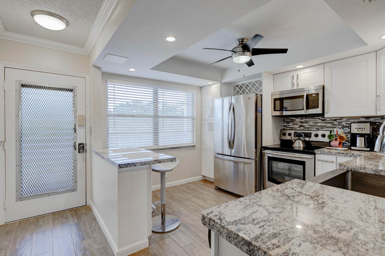 3004 Portofino Isle - Photo 1