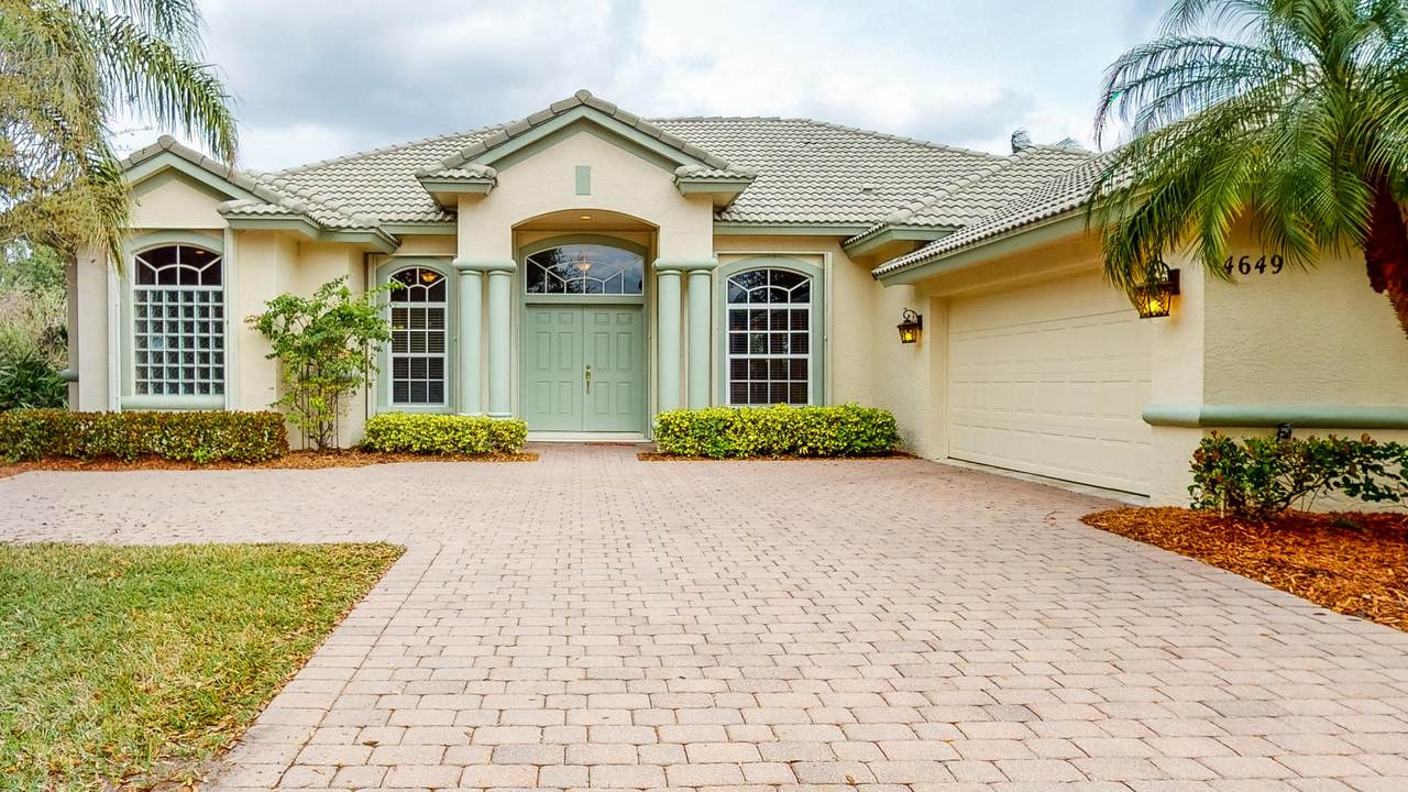 4649 Royal Oak Drive - Photo 1