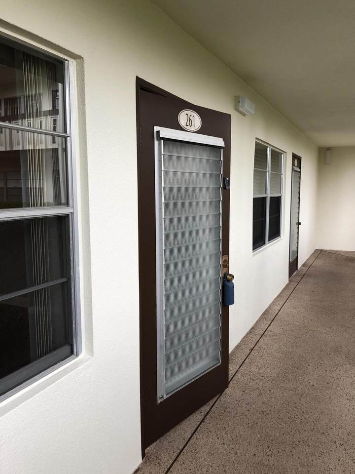261 Suffolk G - Photo 1