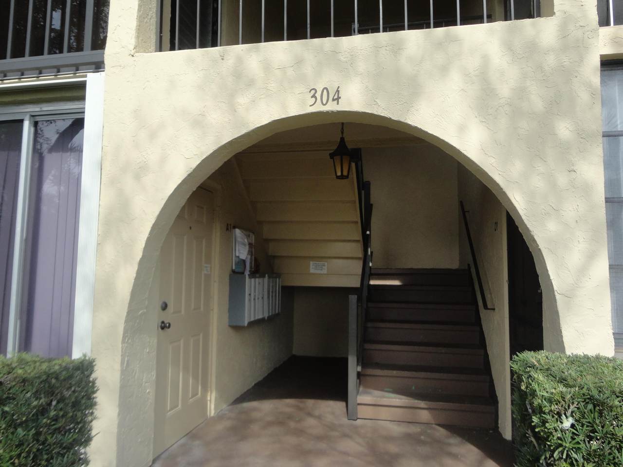 304 Pine Ridge Circle - Photo 1
